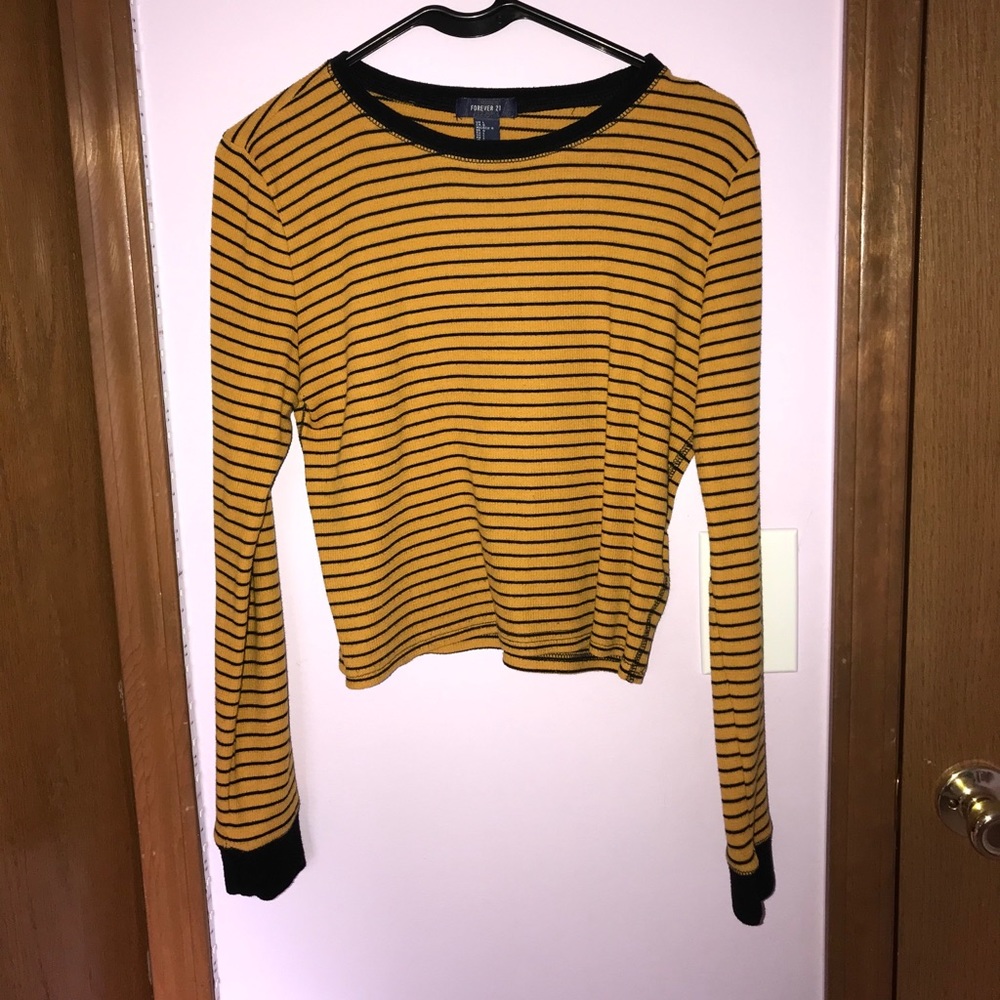 cropped black and yellow long sleeve